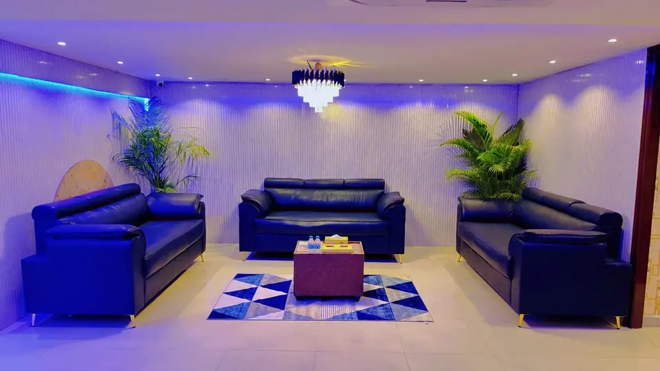 Relajate International Spa Kokapet reception lounge